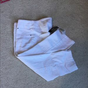 Women’s wide waistband Capri pants